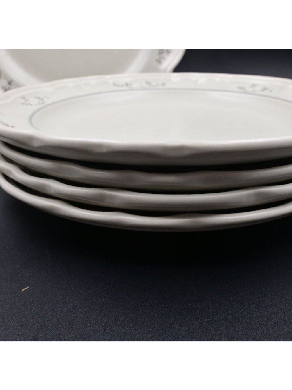 Pfaltzgraff Heirloom Dinner Plates Scalloped Edge Set Of 5 - Picture 5 of 6